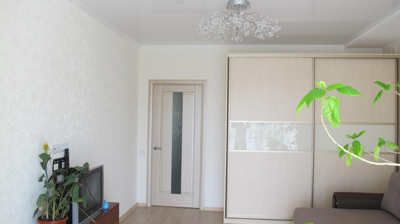 Apartment "Ostrova" Kryschaniwka Exterior foto